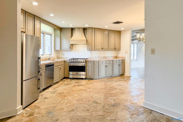 2005 Brookmanor Drive, Decatur, AL 35601