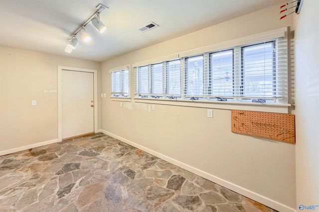 2005 Brookmanor Drive, Decatur, AL 35601