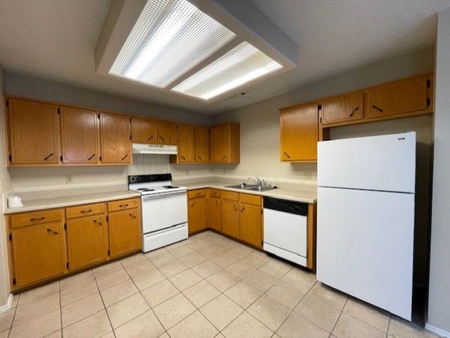 1407 S 12th Street, Rogers, AR 72756
