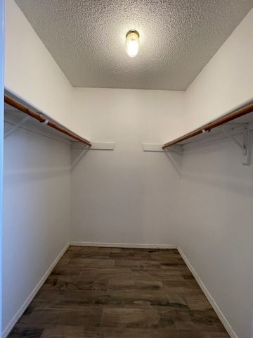 1407 S 12th Street, Rogers, AR 72756