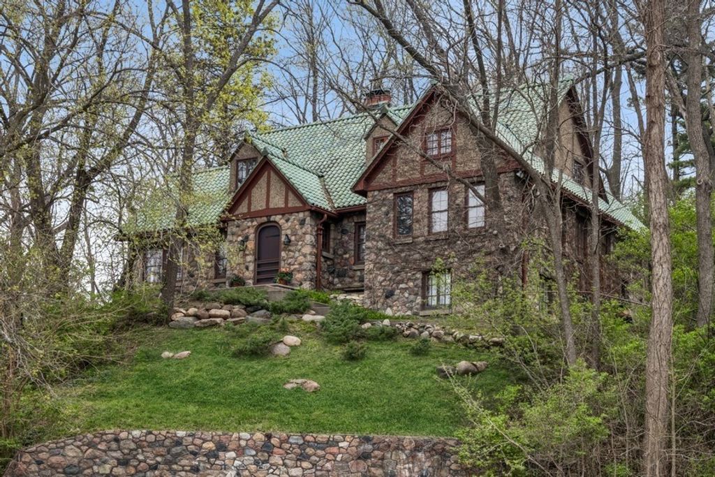 1818 N Dubuque St, Iowa City, IA 52245