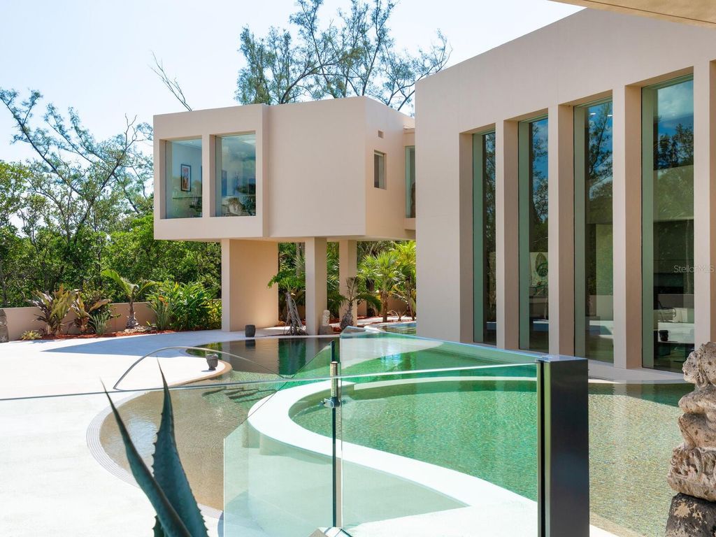 Image 13 of property listing at 6610 GULF OF MEXICO DRIVE, Longboat Key, FL 34228