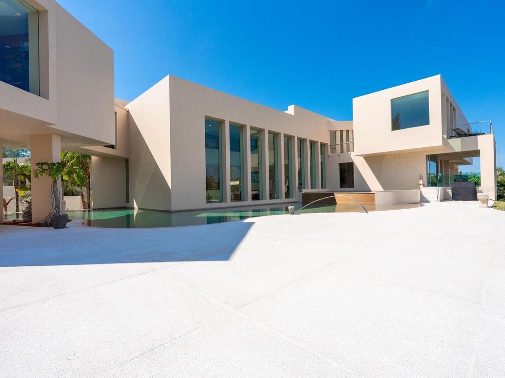 Image 15 of property listing at 6610 GULF OF MEXICO DRIVE, Longboat Key, FL 34228