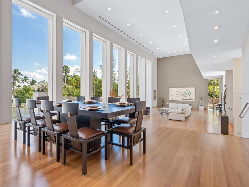 Image 24 of property listing at 6610 GULF OF MEXICO DRIVE, Longboat Key, FL 34228