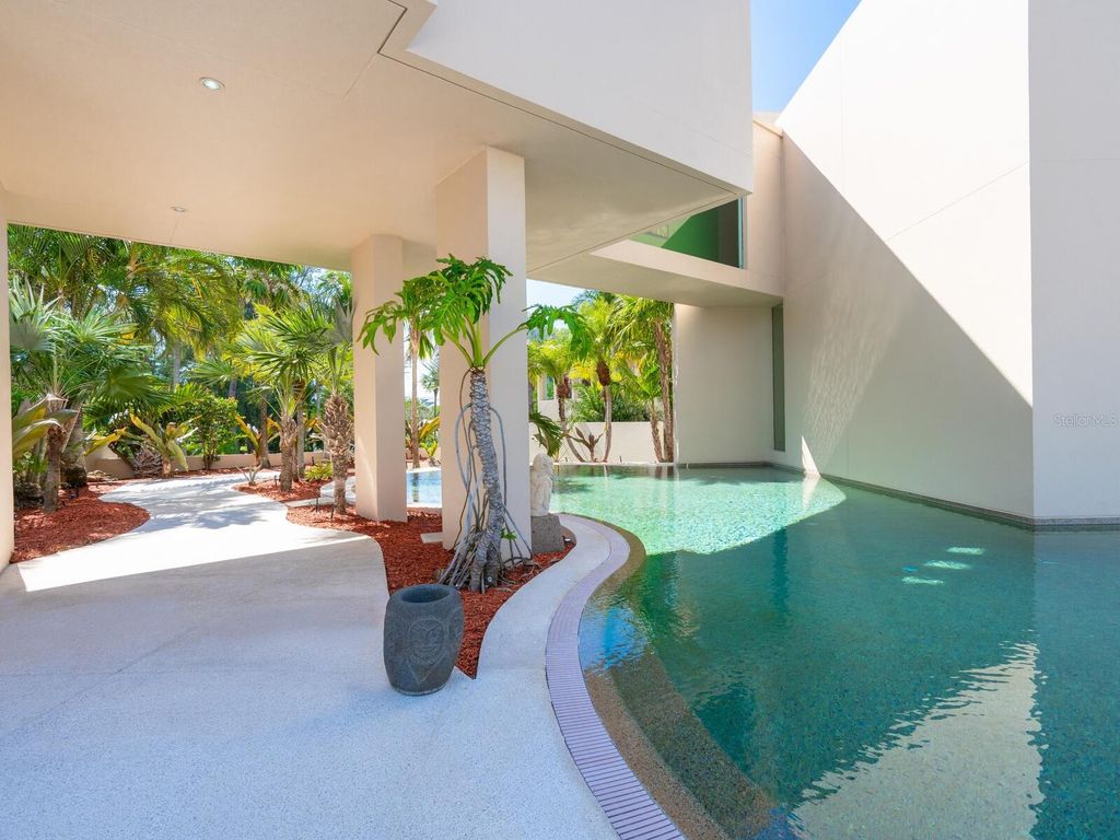 Image 49 of property listing at 6610 GULF OF MEXICO DRIVE, Longboat Key, FL 34228