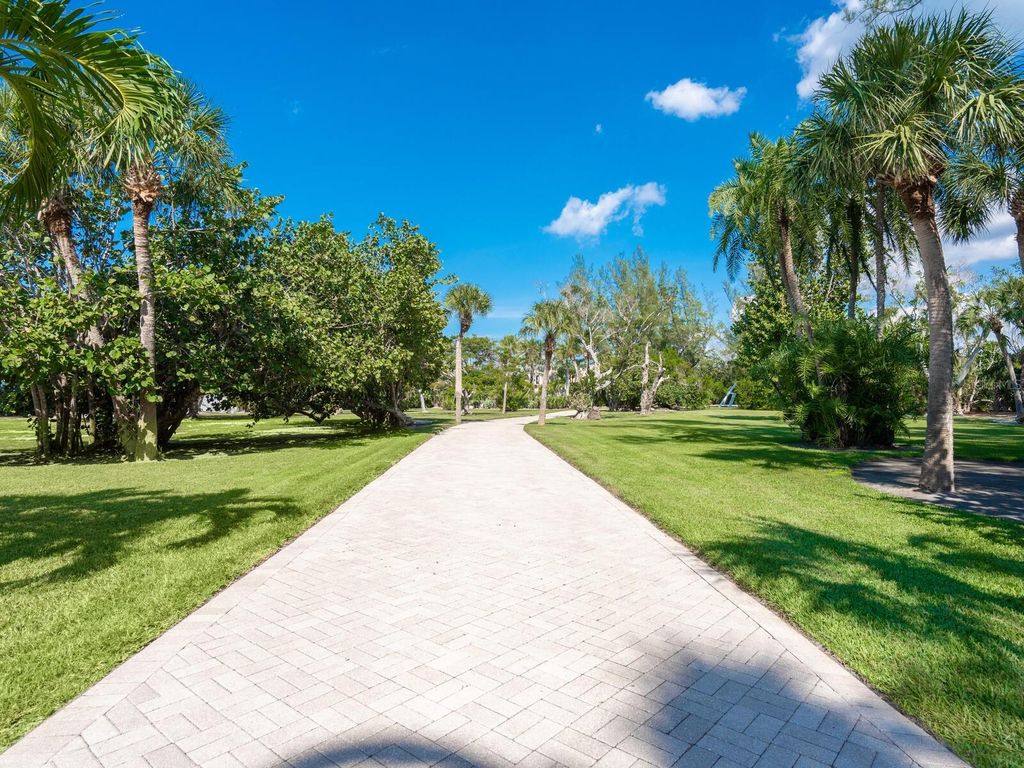 Image 51 of property listing at 6610 GULF OF MEXICO DRIVE, Longboat Key, FL 34228