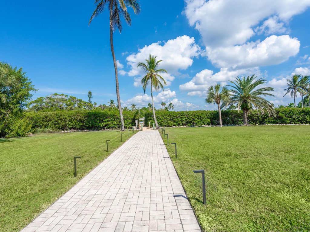 Image 55 of property listing at 6610 GULF OF MEXICO DRIVE, Longboat Key, FL 34228