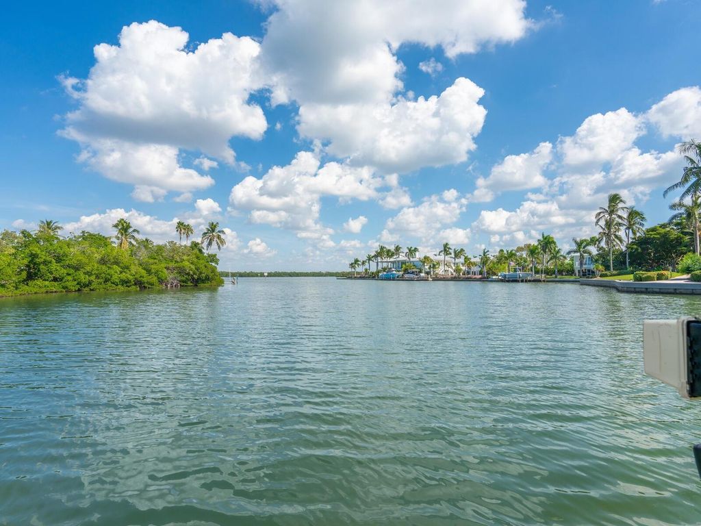 Image 58 of property listing at 6610 GULF OF MEXICO DRIVE, Longboat Key, FL 34228