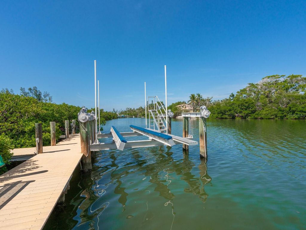 Image 59 of property listing at 6610 GULF OF MEXICO DRIVE, Longboat Key, FL 34228