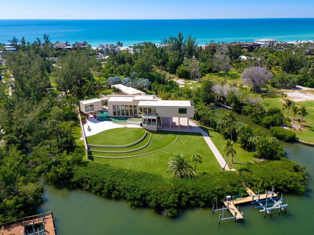 Image 8 of property listing at 6610 GULF OF MEXICO DRIVE, Longboat Key, FL 34228