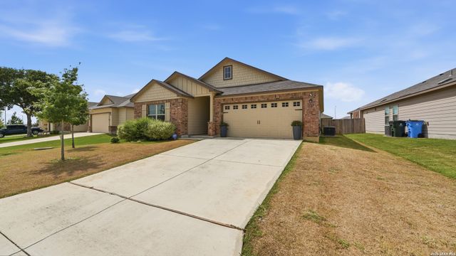 1132 EAGLE XING, Seguin, TX 78155