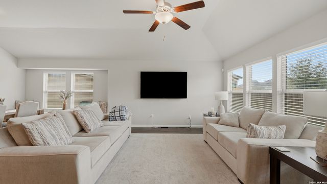 1132 EAGLE XING, Seguin, TX 78155