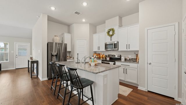 1132 EAGLE XING, Seguin, TX 78155