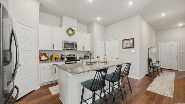 1132 EAGLE XING, Seguin, TX 78155