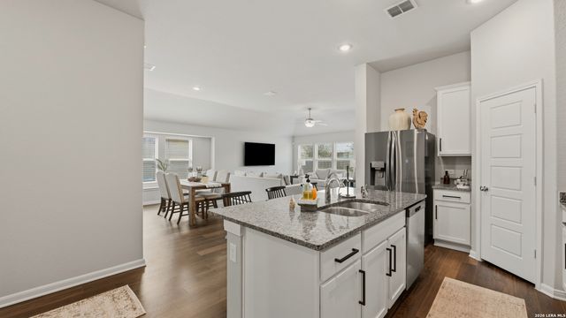 1132 EAGLE XING, Seguin, TX 78155