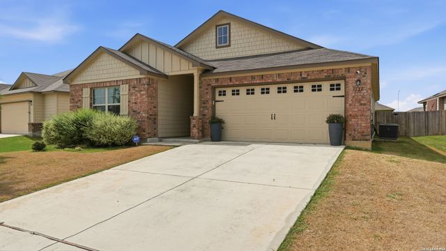 1132 EAGLE XING, Seguin, TX 78155