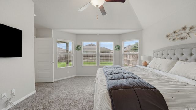 1132 EAGLE XING, Seguin, TX 78155