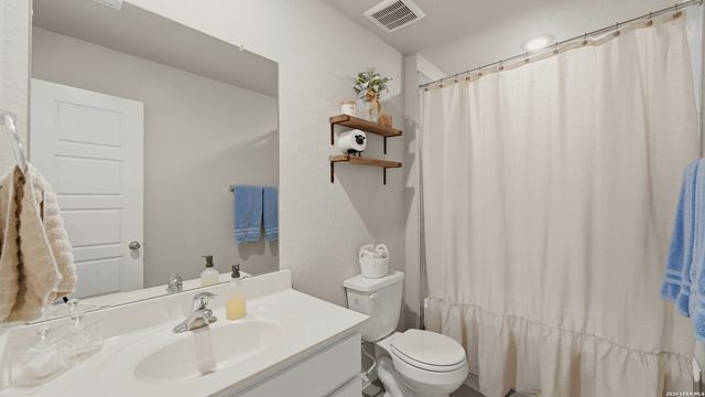 1132 EAGLE XING, Seguin, TX 78155