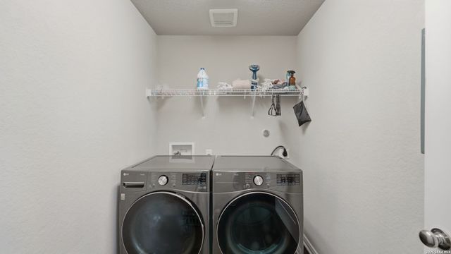 1132 EAGLE XING, Seguin, TX 78155