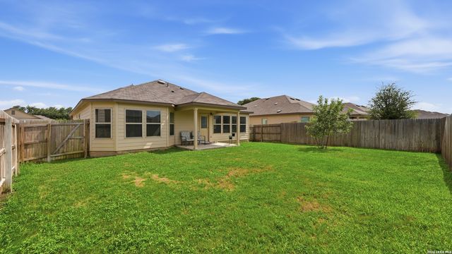 1132 EAGLE XING, Seguin, TX 78155