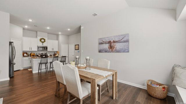 1132 EAGLE XING, Seguin, TX 78155