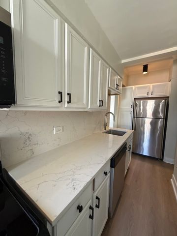 1211 N LASALLE Street 1704, Chicago, IL 60610