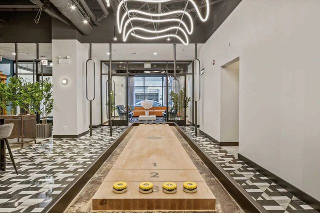 1211 N LASALLE Street 1704, Chicago, IL 60610