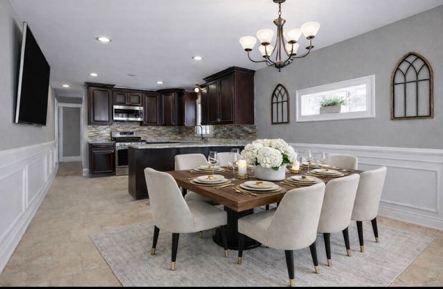 9220 S Avers Avenue, Evergreen Park, IL 60805