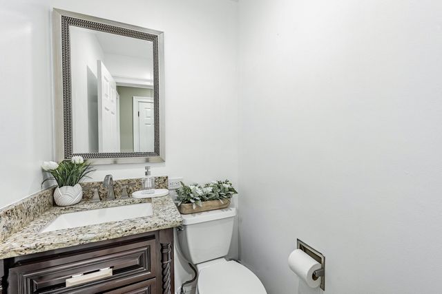 9220 S Avers Avenue, Evergreen Park, IL 60805