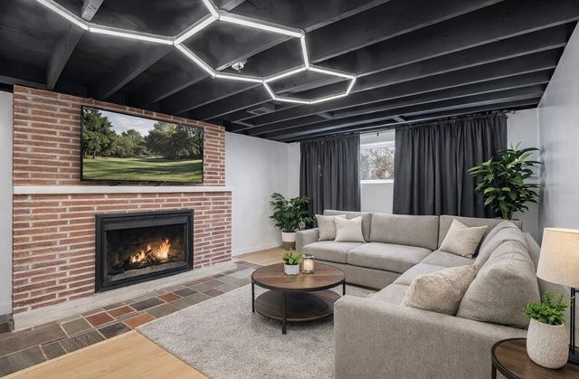 9220 S Avers Avenue, Evergreen Park, IL 60805