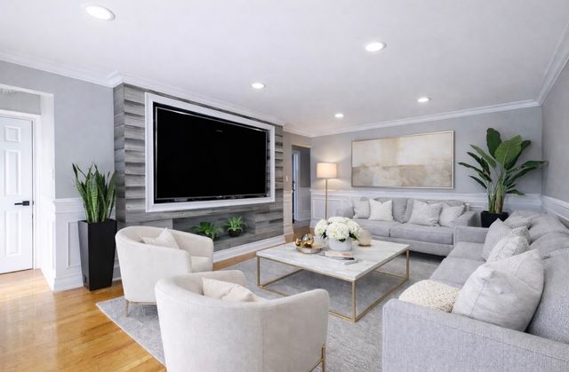 9220 S Avers Avenue, Evergreen Park, IL 60805