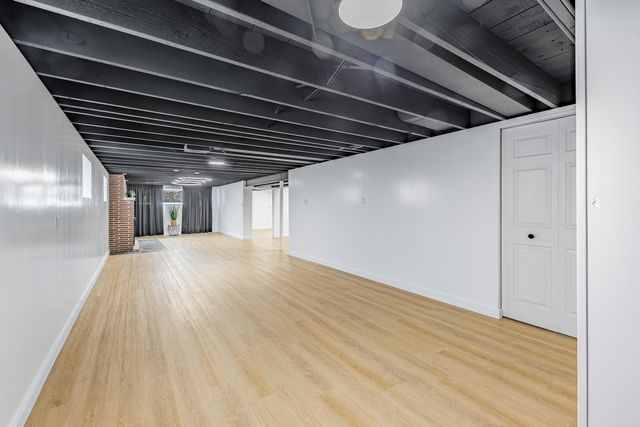 9220 S Avers Avenue, Evergreen Park, IL 60805