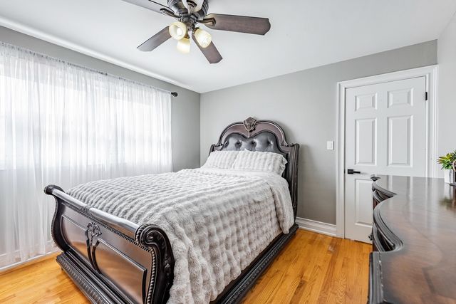 9220 S Avers Avenue, Evergreen Park, IL 60805