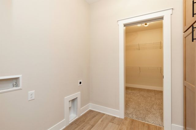 17558 Brookview Drive, Urbandale, IA 50323