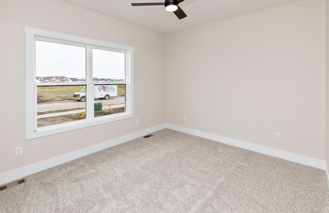 17558 Brookview Drive, Urbandale, IA 50323