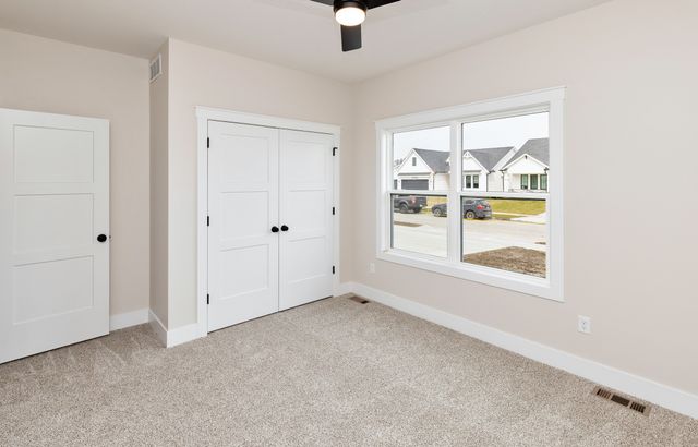 17558 Brookview Drive, Urbandale, IA 50323