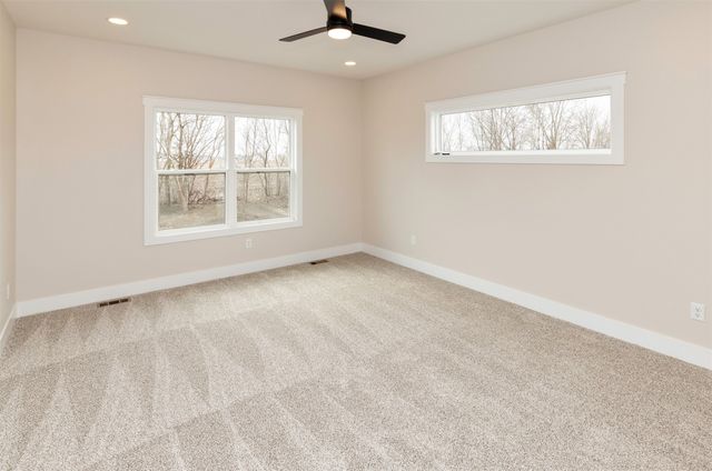 17558 Brookview Drive, Urbandale, IA 50323