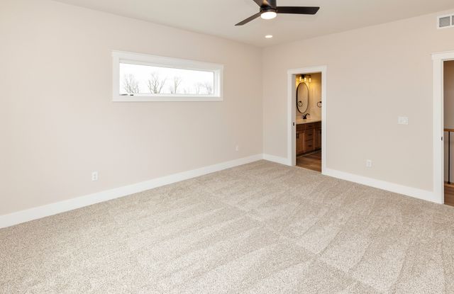 17558 Brookview Drive, Urbandale, IA 50323