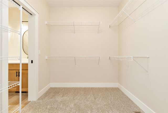 17558 Brookview Drive, Urbandale, IA 50323