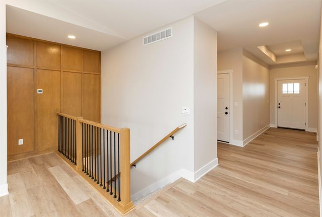 17558 Brookview Drive, Urbandale, IA 50323