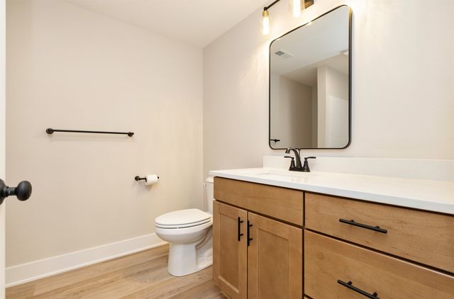 17558 Brookview Drive, Urbandale, IA 50323