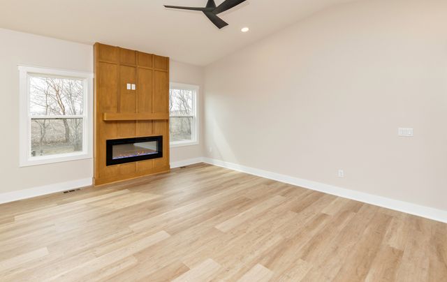 17558 Brookview Drive, Urbandale, IA 50323