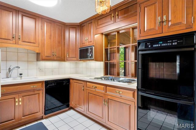 2948 Oldewick Drive, St Louis, MO 63129