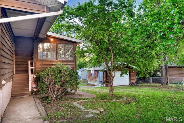 2948 Oldewick Drive, St Louis, MO 63129