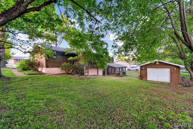 2948 Oldewick Drive, St Louis, MO 63129