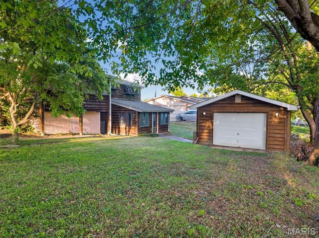 2948 Oldewick Drive, St Louis, MO 63129