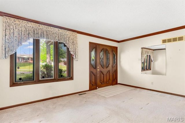 2948 Oldewick Drive, St Louis, MO 63129