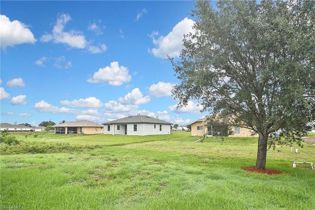 4016 35th ST SW, Lehigh Acres, FL 33976