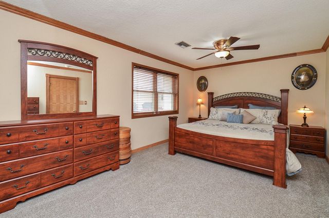 419 Western Acres Drive, El Campo, TX 77437