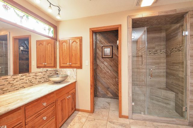 419 Western Acres Drive, El Campo, TX 77437